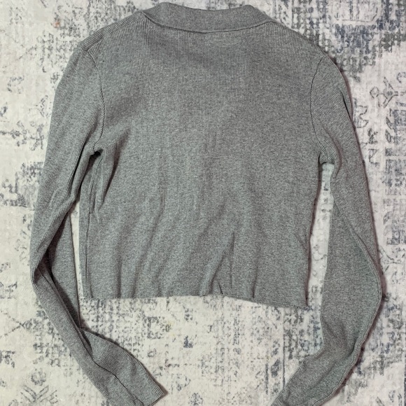Brandy Melville Gray Ribbed Long Sleeve Top - Picture 2 of 8